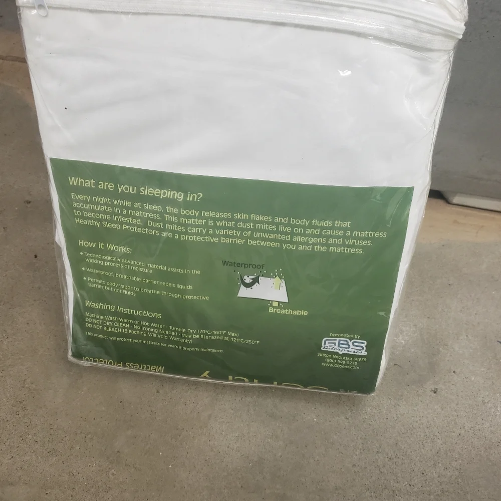 Premium mattress protector Size Twin NWT